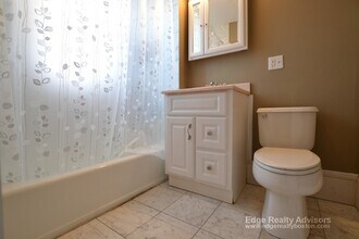 12A Sutherland Rd, Unit 2 in Boston, MA - Building Photo - Building Photo