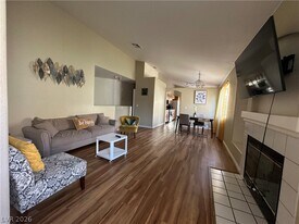 3645 Penedos Dr in Las Vegas, NV - Building Photo