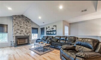 115 Chariot Ct in Piscataway, NJ - Building Photo