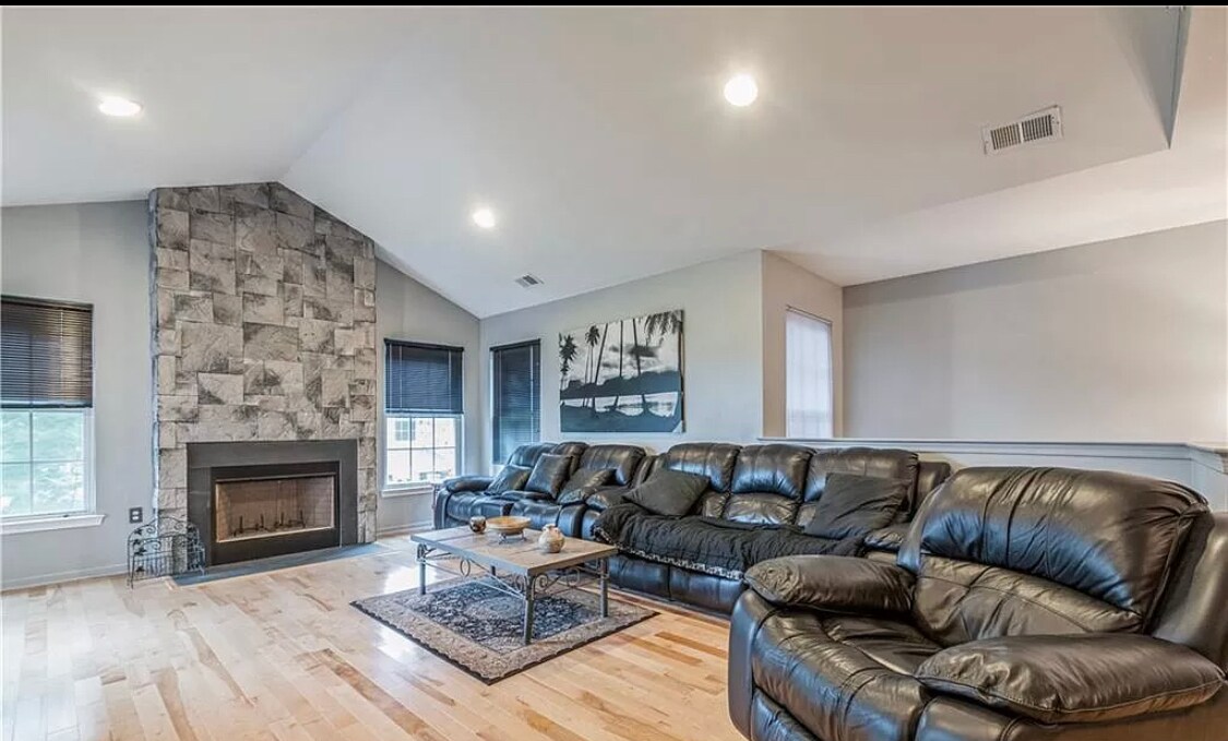 115 Chariot Ct, Unit 115 in Piscataway, NJ - Building Photo