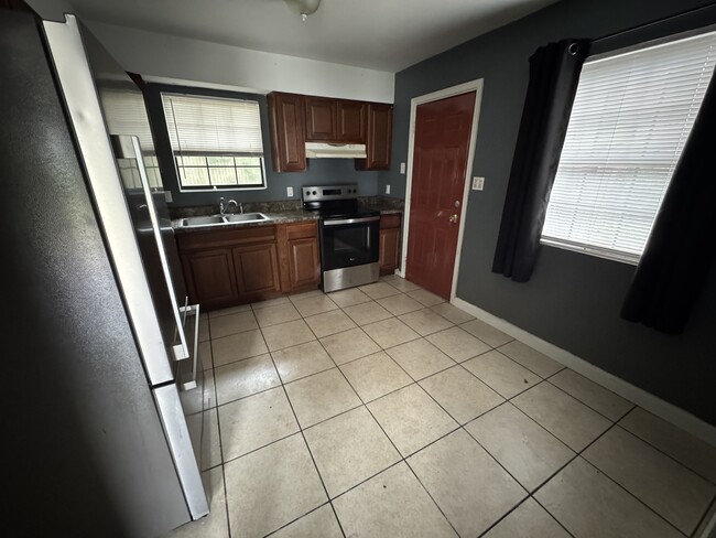 property at 1924 Nekoma Ct