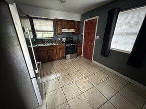 1924 Nekoma Ct, Unit 1926 in Tallahassee, FL - Building Photo - Building Photo