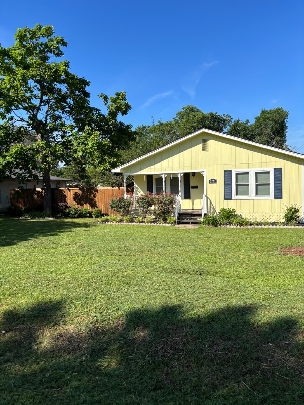 property at 1211 Main St