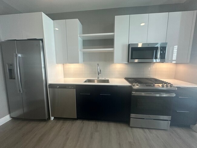 656 Saratoga St in Boston, MA - Foto de edificio - Building Photo