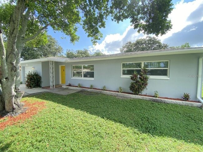 property at 201 S Fernwood Ave