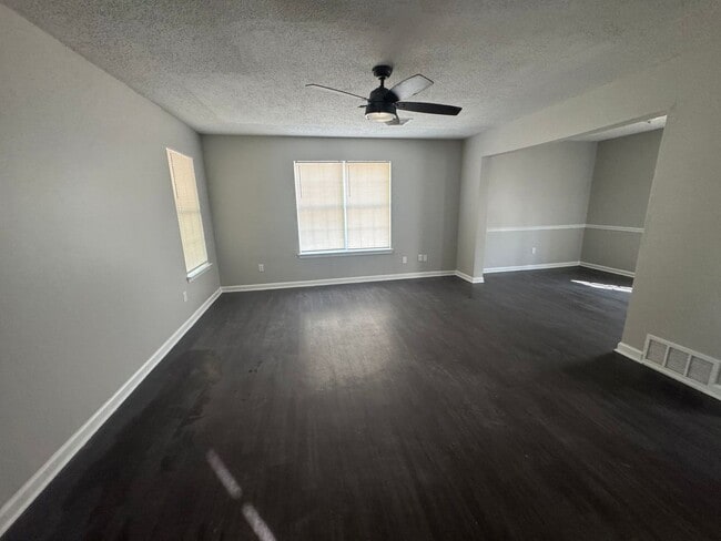 10101 Stephenson Ln in Olive Branch, MS - Building Photo - Building Photo