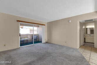 4554 E Paradise Village Pkwy N in Phoenix, AZ - Building Photo - Building Photo