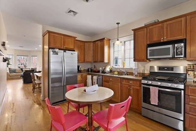 131 Putnam Ave, Unit 131 in Cambridge, MA - Foto de edificio - Building Photo