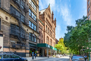 205 E 16th St in New York, NY - Building Photo