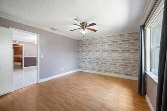 4928 Marbella Rd N in West Palm Beach, FL - Building Photo - Building Photo