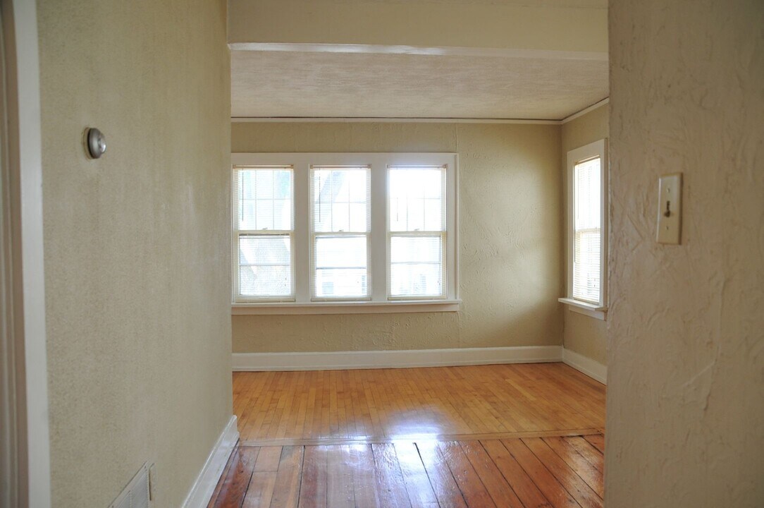 2474 N Bartlett Ave in Milwaukee, WI - Building Photo