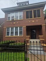 6810 S Talman Ave, Unit apt1 in Chicago, IL - Building Photo