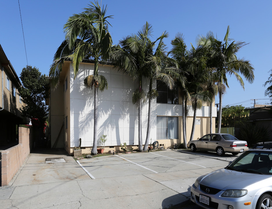 11930 Louise Ave in Los Angeles, CA - Building Photo