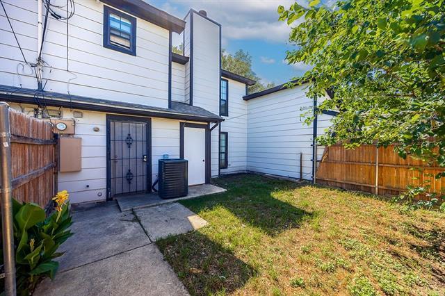 2332 Sherry St in Arlington, TX - Building Photo - Building Photo