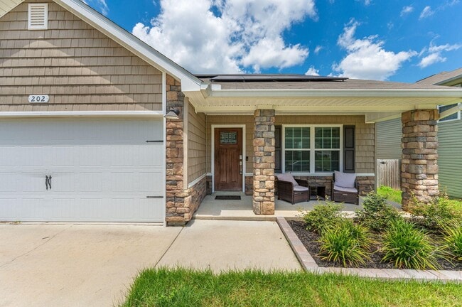 202 Wainwright Dr in Crestview, FL - Building Photo - Building Photo
