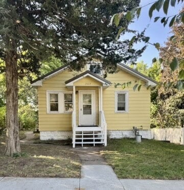 property at 1527 Bellevue Ave