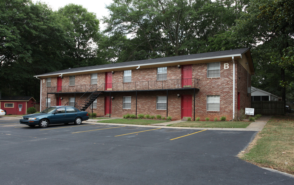 Lakeview Apartments in Forest Park, GA - Building Photo