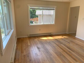 2735 Hefner Ave in Bremerton, WA - Building Photo - Building Photo