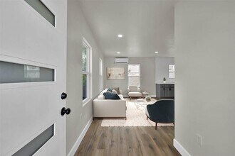 2304 Chapman St-Unit -4 in Houston, TX - Building Photo - Building Photo