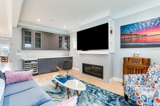 4727 N Kiona Ave in Chicago, IL - Building Photo - Building Photo