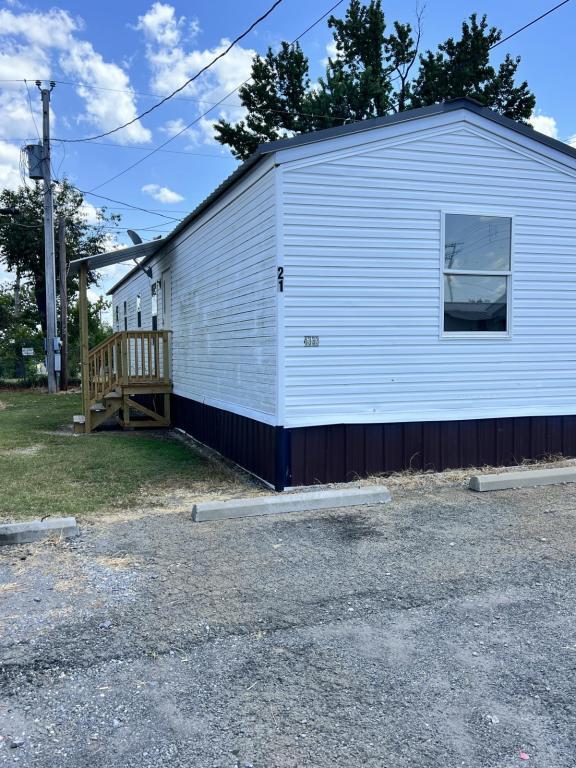 property at 1219 W Choctaw St