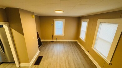 7 Charles St in Dover, NH - Building Photo - Building Photo