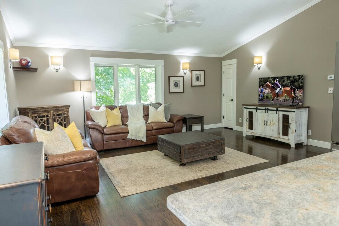 8212 Bennett Rd in Williamsburg, MI - Building Photo