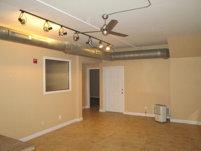 1211 S Charles St, Unit 4 photo'