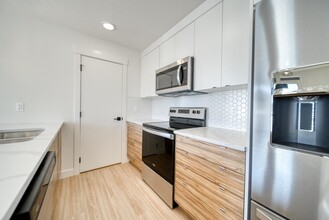 19607 45th St SE in Calgary, AB - Building Photo - Building Photo