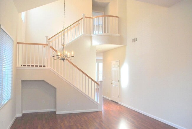 5890 Southbridge Way in Dublin, CA - Building Photo - Building Photo