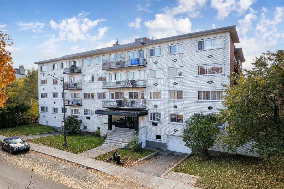 2825 Louis-Paré Rue in Montréal, QC - Building Photo