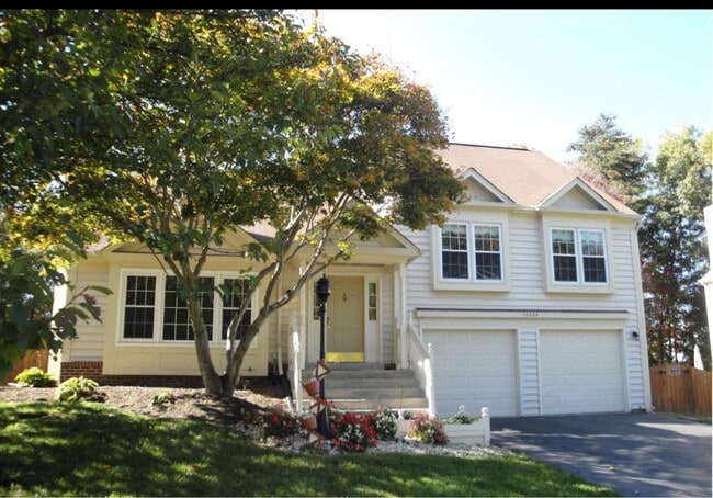 12324 Knightsbridge Dr in Woodbridge, VA - Building Photo - Building Photo