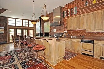 1820 Blake St in Denver, CO - Building Photo - Building Photo