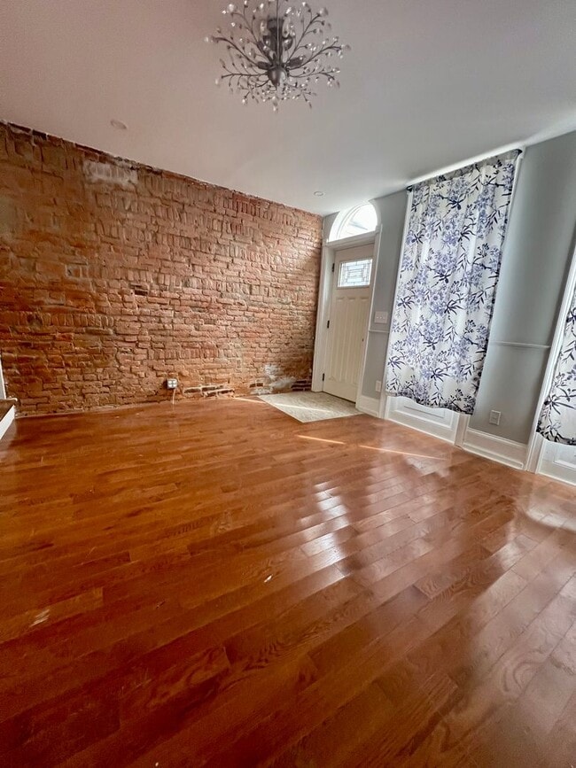 827 Almond St in Philadelphia, PA - Building Photo - Building Photo