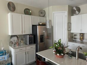 1015 Willow Pl in Riviera Beach, FL - Building Photo - Building Photo