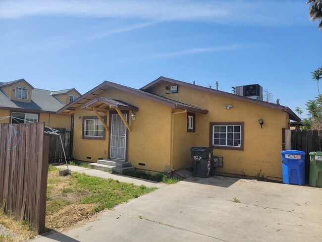 833 Spencer Ave in Modesto, CA - Building Photo - Building Photo