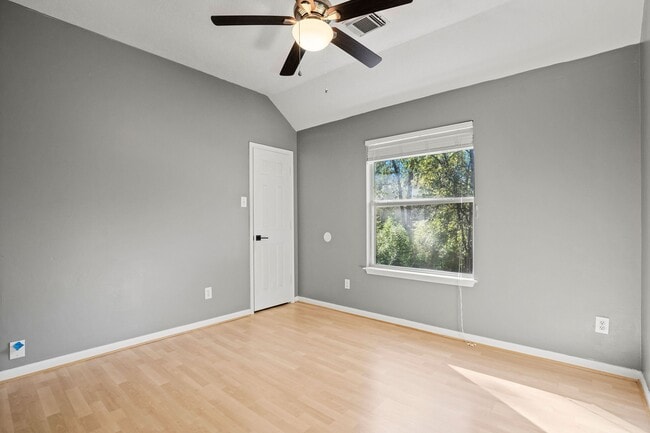 property at 47 N Winterport Cir