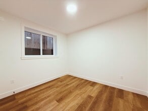 16676-1617A 17a Ave in Surrey, BC - Building Photo - Building Photo