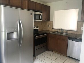 3825 NW 90th Ave in Sunrise, FL - Building Photo - Building Photo