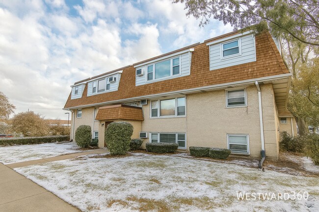 9907 W 58th St-Unit -2 in Countryside, IL - Building Photo - Building Photo