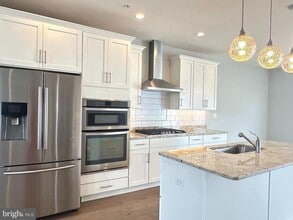 13 Hedley Ln in Hatboro, PA - Building Photo - Building Photo