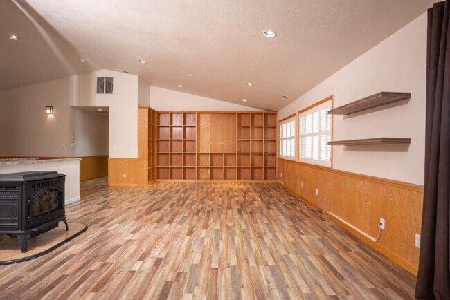 3197 Susileen Dr in Reno, NV - Building Photo - Building Photo
