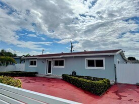 3870 NW 177th St in Miami Gardens, FL - Building Photo