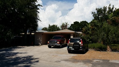 Sea Gull Apartments in Indian Rocks Beach, FL - Building Photo - Building Photo