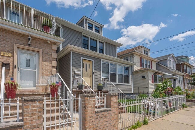 906 76th St in North Bergen, NJ - Building Photo - Building Photo