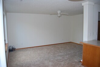 2531 E 3rd St in Newberg, OR - Building Photo - Building Photo