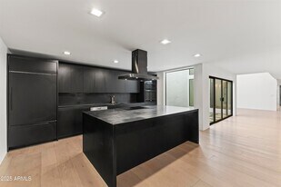 4825 N 72nd Way, Unit 1424 in Scottsdale, AZ - Building Photo