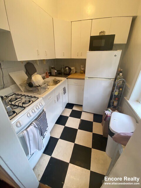 22 Garden St, Unit 20-8 in Boston, MA - Building Photo