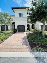4208 N Dixie Hwy, Unit 147 in Oakland Park, FL - Building Photo - Building Photo