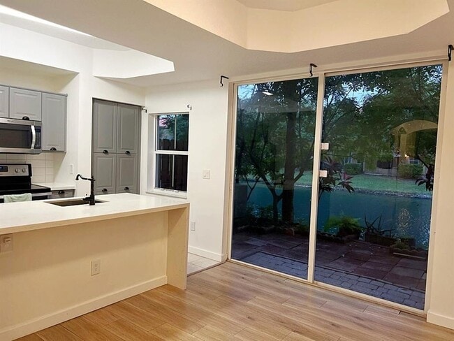 4929 Tradewinds Ter in Fort Lauderdale, FL - Building Photo - Building Photo